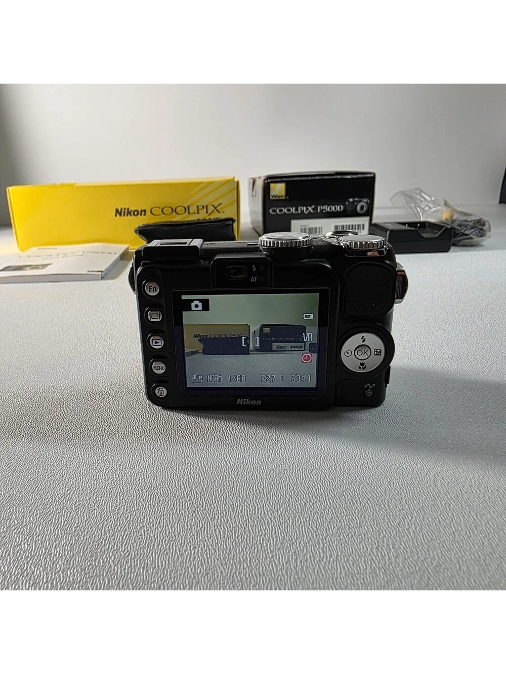 Nikon COOLPIX P5000 10MP Black Compact Camera 3.5x Zoom w/ Box Manual & Softcase